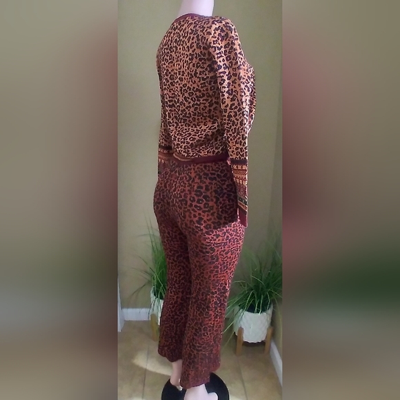 SOLD Zara Burgundy Animal Print Two-Piece Pants Set- Women's Medium Pre-owned - Picture 9 of 11